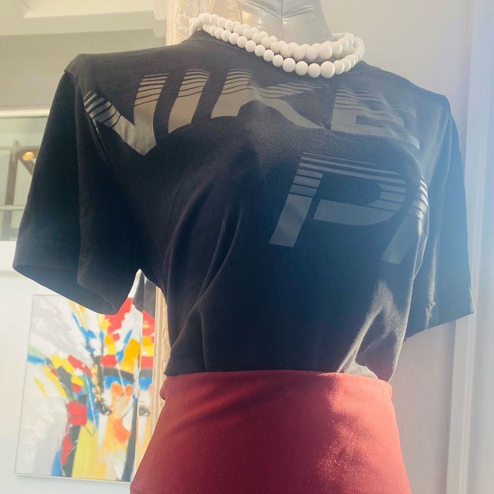 Nike Pro Tee Cropped (2 T-shirts) Great for workouts!
